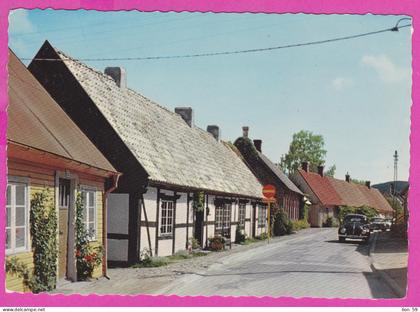 290332 / Sweden - Båstad - Agardhsgatan The oldest preserved street  Car roses PC Schweden Zweden Suede Svezia
