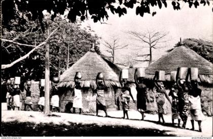 CPA Brazzaville Französisch Kongo, Afrikanerinnen, Hütten