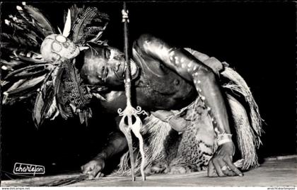CPA Brazzaville Französisch Kongo, Tänzer, Afrikanische Tracht