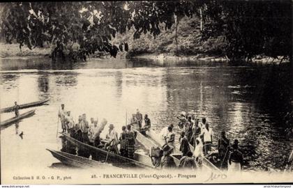 CPA Franceville Ogooué Gabun, Männer in den Pirogen