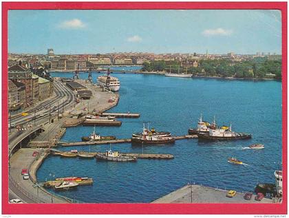 215781 / Stockholm - SKEPPSBRON ,  PORT SHIP , POLIS POLICE BOAT , CAR , Sweden Schweden Zweden Suede Svezia