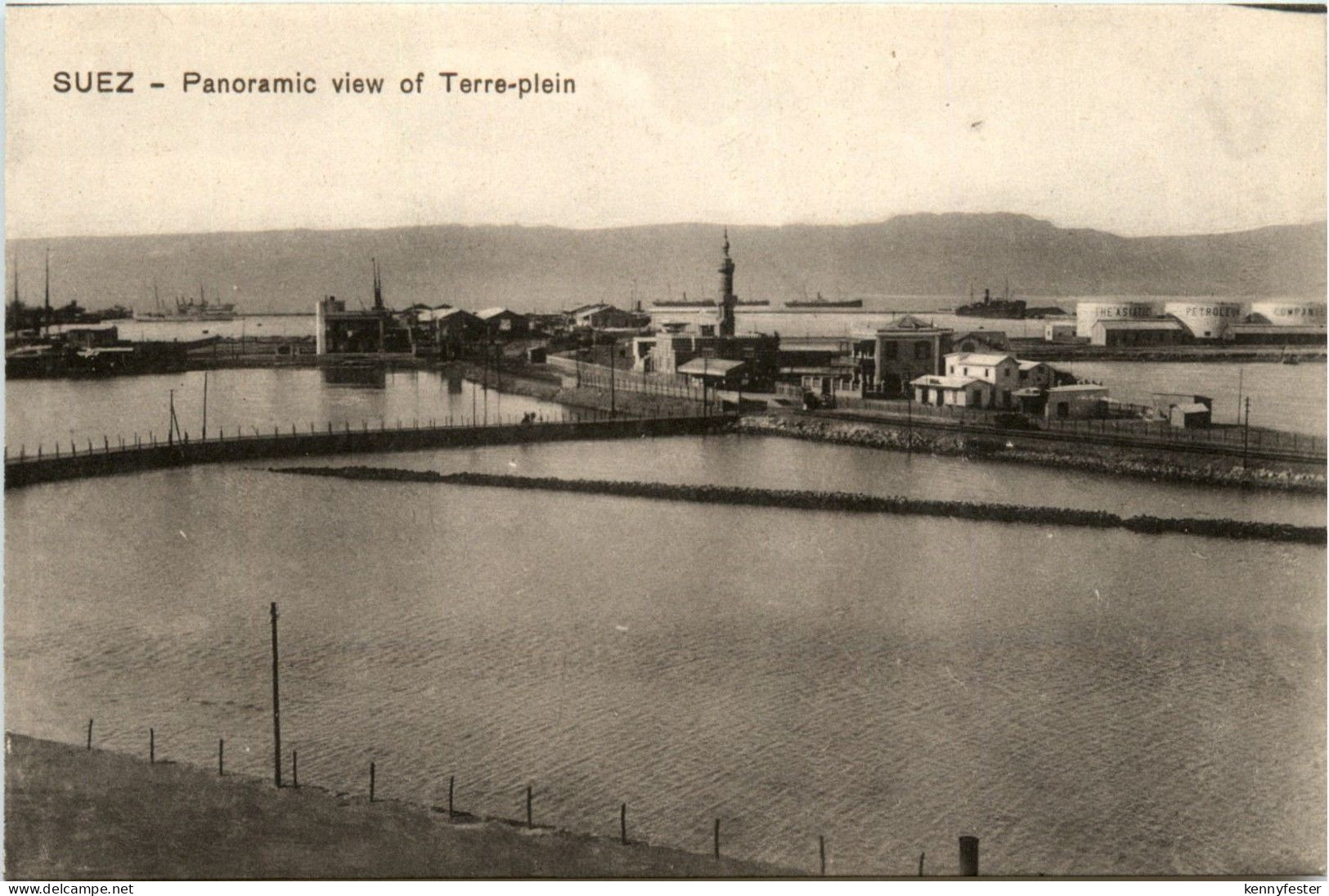 Suez - Terre-plein