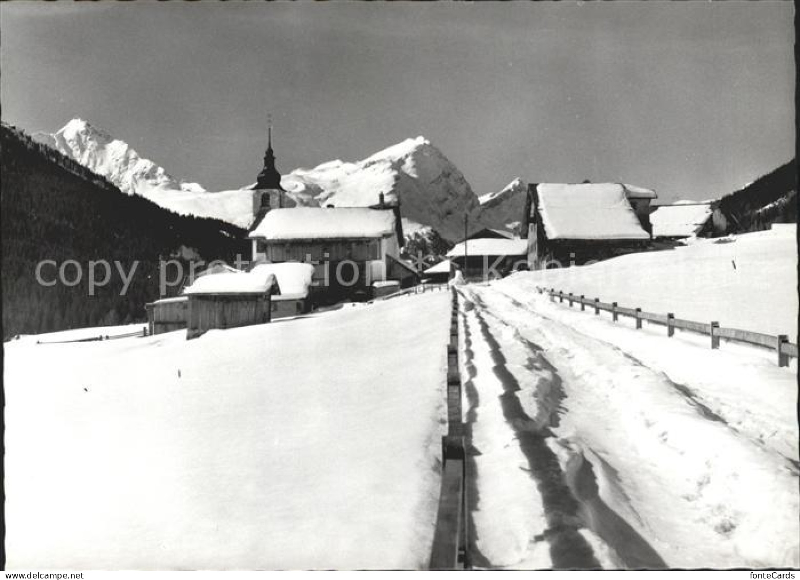 Sufers mit Tambohorn und Guggermuell