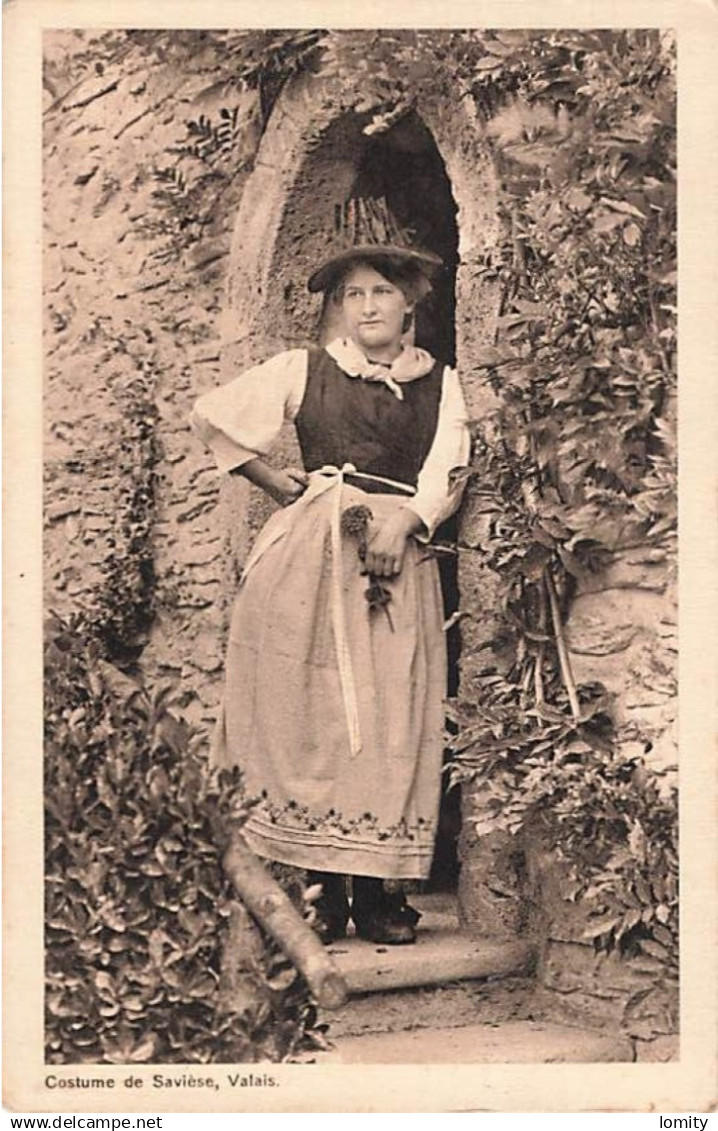 Suisse costume de Saviese CPA Valais folklore