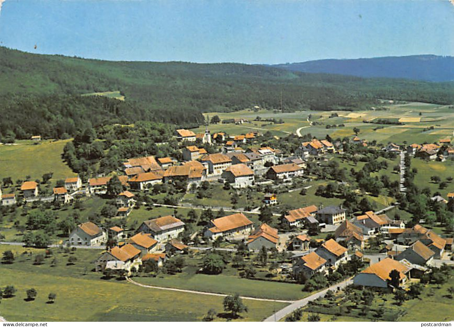 Suisse - MONTRICHER (VD) Vue aérienne - FORMAT DE LA CARTE POSTALE 15 cm x 10 cm