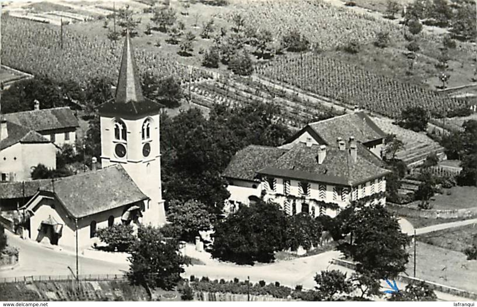 suisse - ref D174- vue aerienne - eglise et cure de crissier  - carte bon etat  -