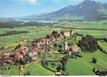 SUISSE GRUYERES AU FOND BROC ET LAC DE LA GRUYERE
