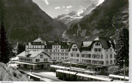 Grindelwald BE Bahnhof mit Hotels Bahnhof Terminus und Regina