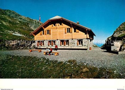 Lauenen Geltenhuette Berghuette Alpen