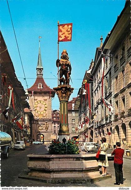 Suisse - BE Berne - Berne - Tour de l'Horloge et Fontaine de Zahringen - Automobiles - Blasons - CPM - Carte Neuve - Voi