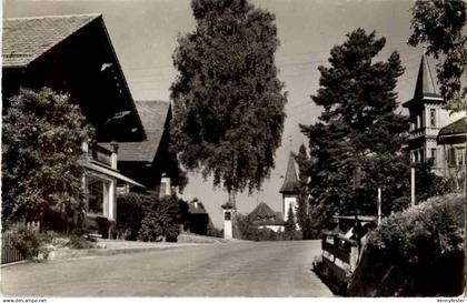 Sigriswil - Dorfstrasse mit Kirche