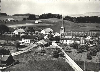 Le Cret-pres-Semsales Teilansicht mit Kirche