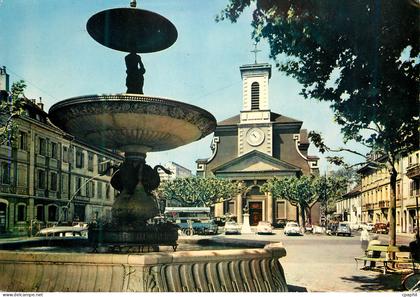CPM Carouge Geneve  L eglise catholique et la place du Marche