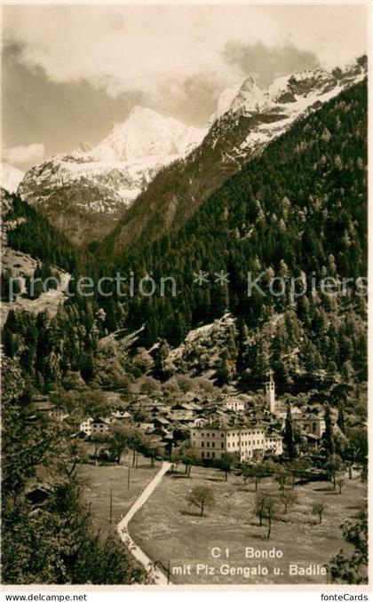Bondo GR mit Piz Gengalo und Badile