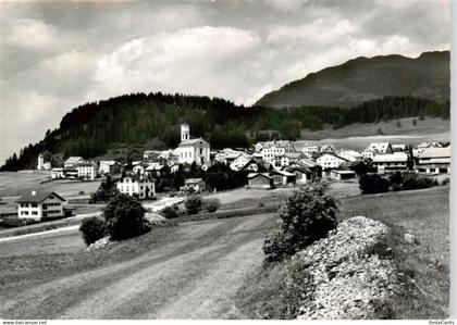 Lantsch Lenz GR Ortsansicht mit Kirche