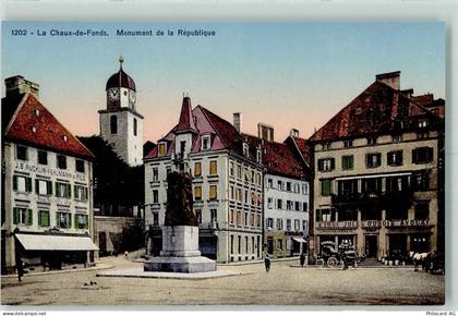 2300 La Chaux-de-Fonds - Monument de la République - 10309231