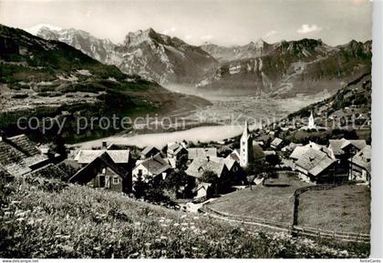 Amden Walensee SG mit Walensee und Glarneralpen