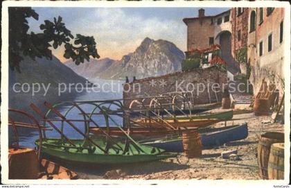 Gandria Lago di Lugano Haeuser am Lago di Lugano Boote