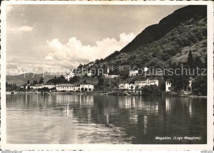 Magadino Haeuser am See