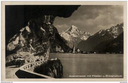 Axenstrasse mit Flüelen