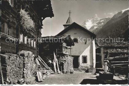 Ferden Dorfplatz mit Bietschhorn Berner Alpen Loetschental