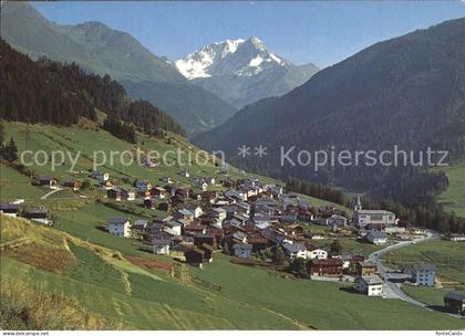 Liddes Village et les Alpes