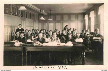 Heiligkreuz Kloster Cham ZG Cham Frauen naehen