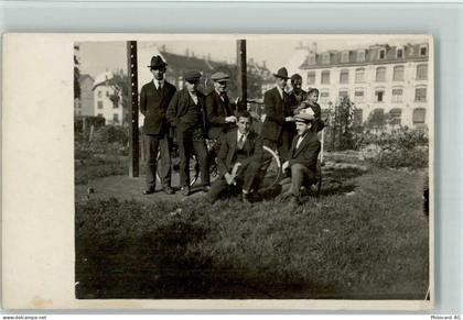 8000 Zürich 1924 Foto AK Männer mit einem Fahrrad - 13085237