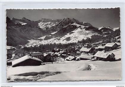 Schweiz - Adelboden (BE) Adelboden mit Wildstrubel 3252 m.