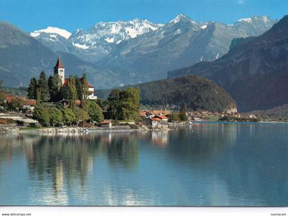 Brienz mit Kirche Gwächtenhorn Tierberge und Benzlauistock le village le Lac