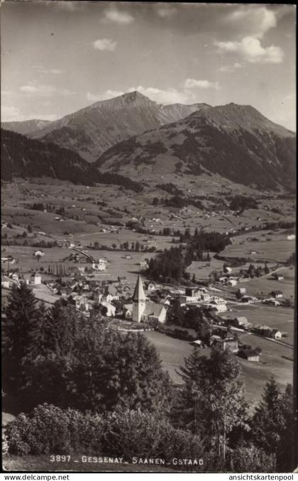 CPA Gessenay Gstaad Saanen Kanton Bern, Dorfansicht von oben , Berge