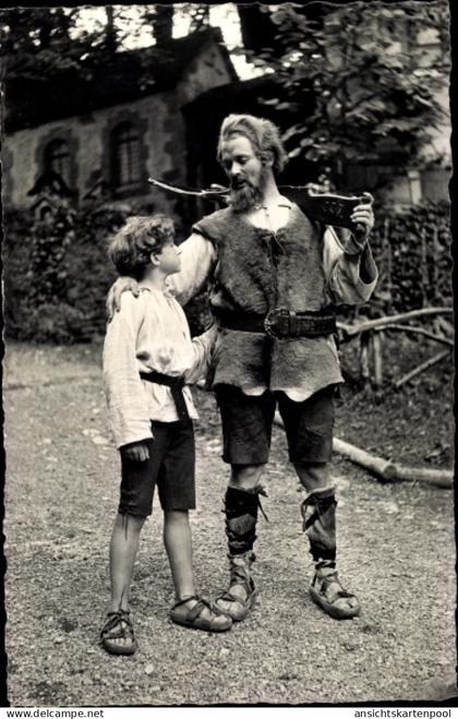 CPA Matten bei Interlaken Kt. Bern Schweiz, Tell-Freilichtspiele, Wilhelm Tell mit Knabe