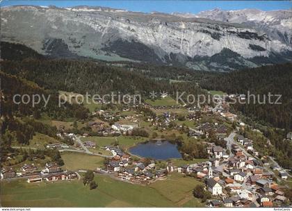 Laax mit Flimserstein Fliegeraufnahme