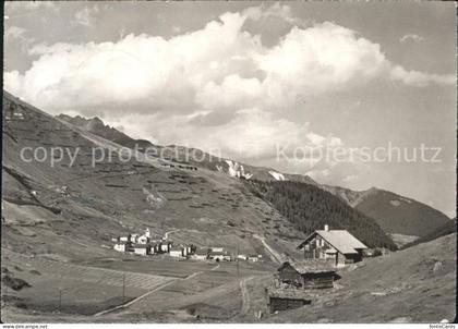 Selva Tujetsch gegen Auslaeufer Piz Crispalt