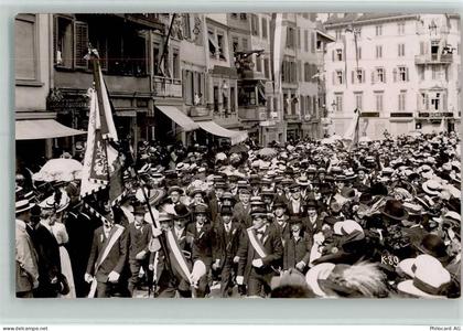 8000 Zürich - Männer bei einem Umzug - 13110109