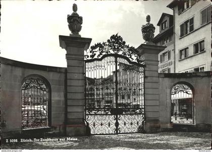 Zuerich Tor Zunfthaus zur Meise