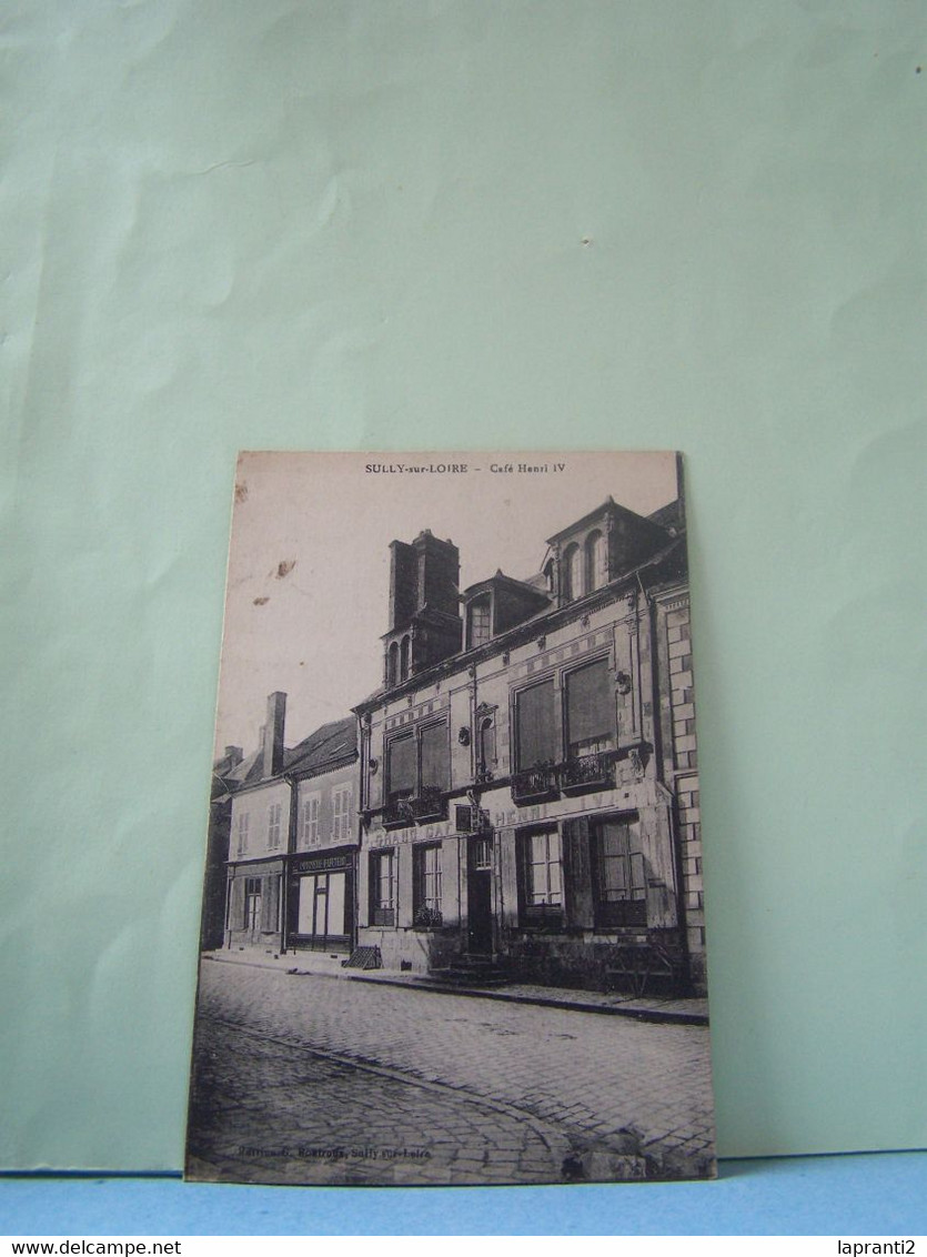 SULLY-SUR-LOIRE (LOIRET) LES COMMERCES. CAFE HENRI IV.
