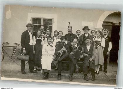 Eine verkleidete gemischte Gesellschaft Karneval Fahrrad Militär Schweiz... - 38162826