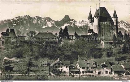 THUN Thoune BE Schloss-Thun Burg Tuerme Alpen Berge Stadtansicht Haeuser