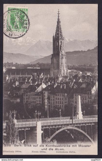 Bern-Blickauf die Kornhausbrücke mit Münster und die Alpen