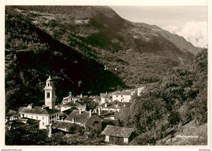 Castasegna GR Bergdorf Ansicht mit Kirche