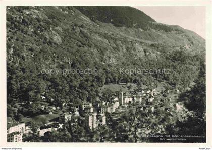 Castasegna GR Panorama mit Grenzpassierstelle Schweiz - Italien