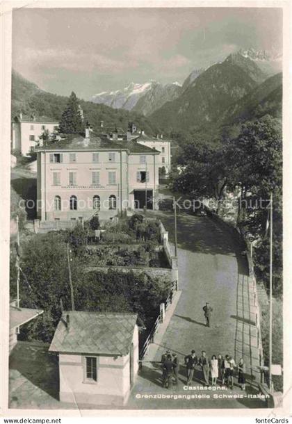 Castasegna Maloja GR Grenzuebergang Zollgebaeude Dogana-Svizzera Alpen Passanten