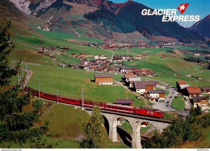Sedrun Der Glacier Express im Tujetsch mit Rueras und Sedrun