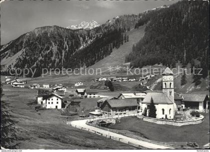 Tschierv Val Muenstair Kirche Ort
