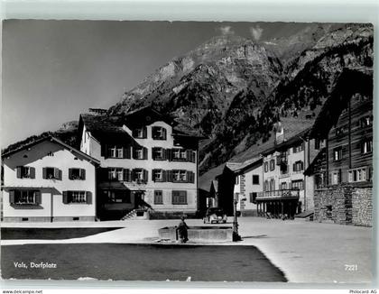7132 Vals - Dorfplatz Brunnen - 10396720