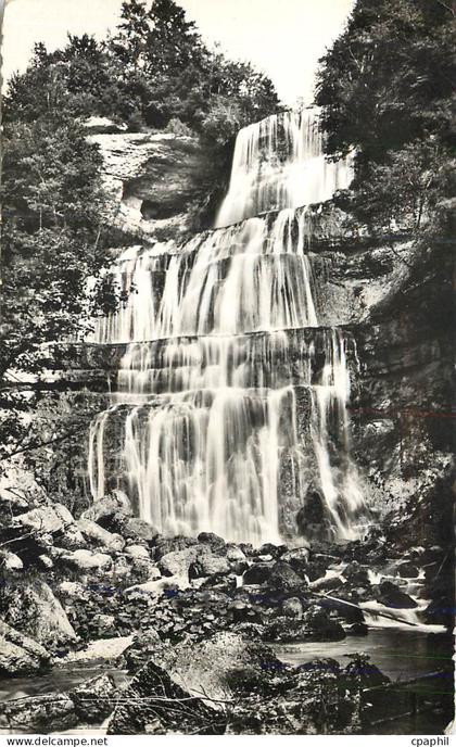 CPM Jura Pittoresque Le Herisson Cascade en eventail