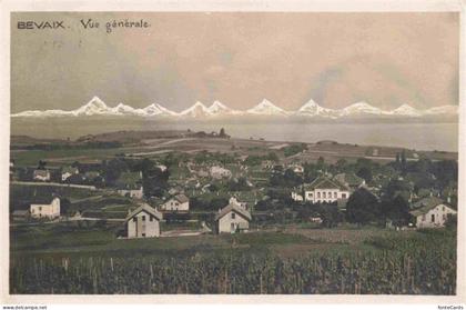 Bevaix NE Vue générale et les Alpes