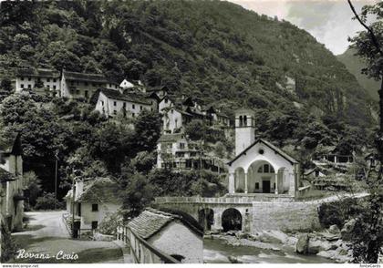 Rovana Cevio TI Teilansicht mit Kirche