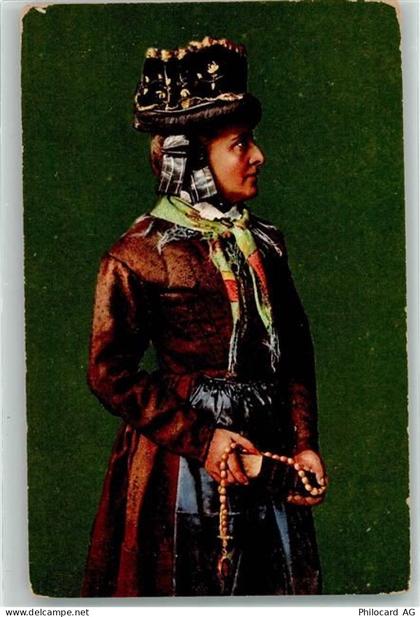 Trachtenfrau aus dem Goms - 39410276